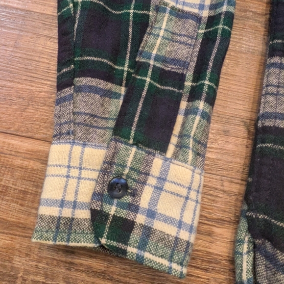 Vintage Woolrich Woman's Wool Button Down Shirt Blue Tartan Plaid USA Wool Sz 12 - Picture 9 of 16